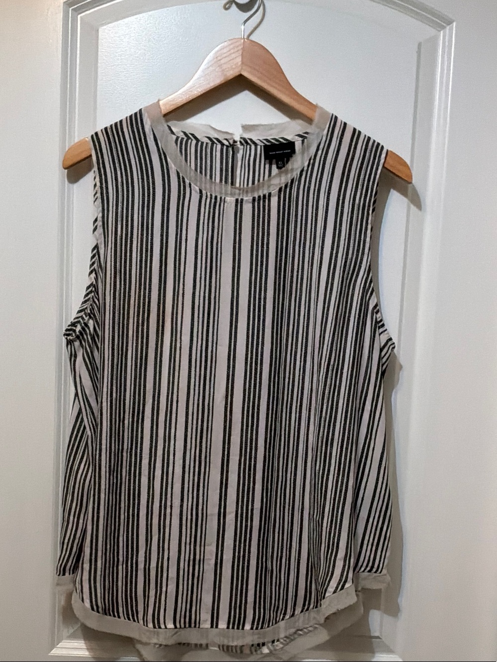 Sleeveless Black and White Striped Women's Top size xl